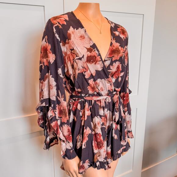 Dress Forum Los Angeles-Washed Floral Romper w/ Ruffled Trim Line-Women’s Medium - Picture 7 of 9